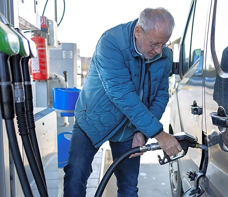 Gas prices force Americans into painful tradeoff