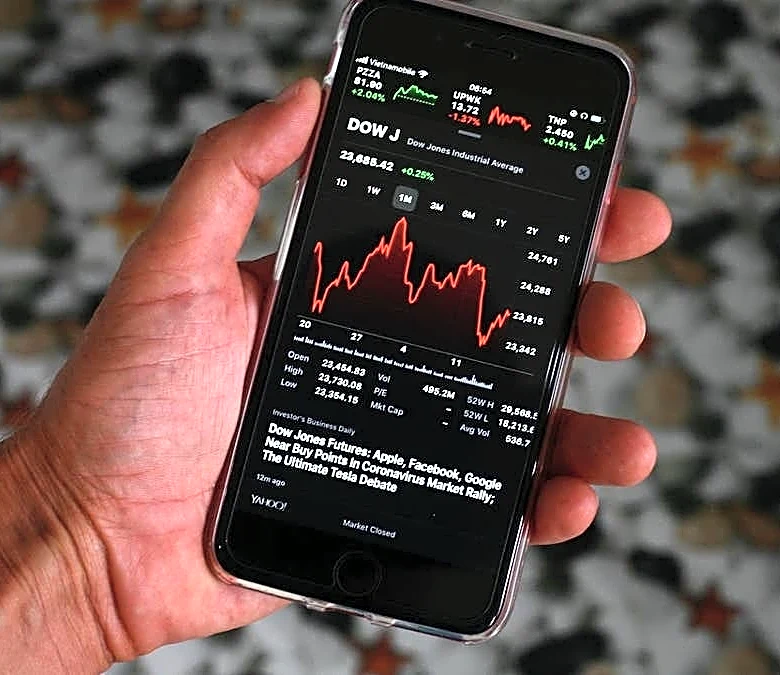 Why Investors Still Look at the Dow Jones First
