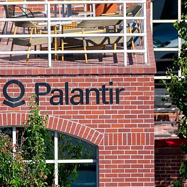 Palantir's 2 deals answer a question investors keep asking
