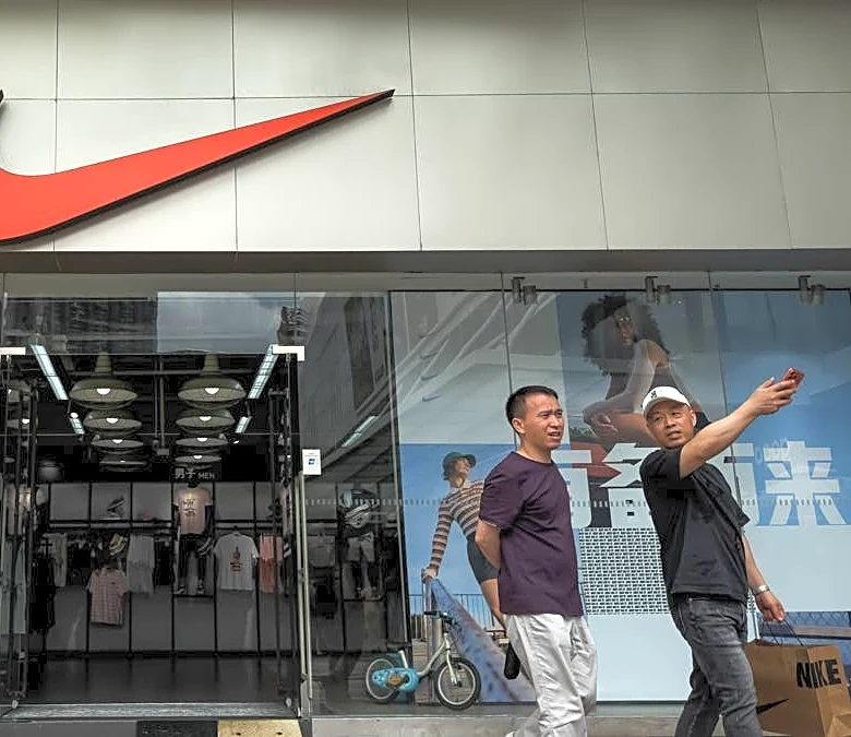 Barclays resets Nike stock price target