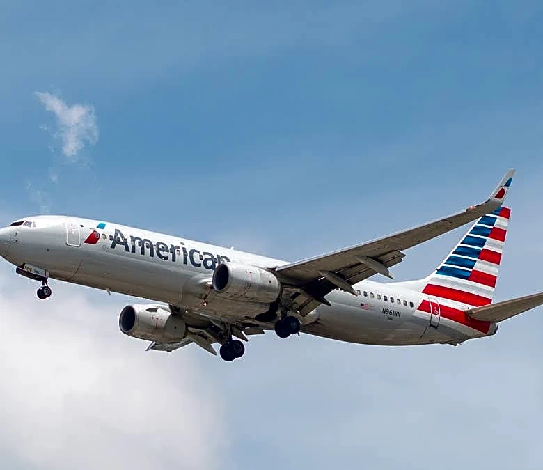 The bizarre reason Wall Street just downgraded American Airlines