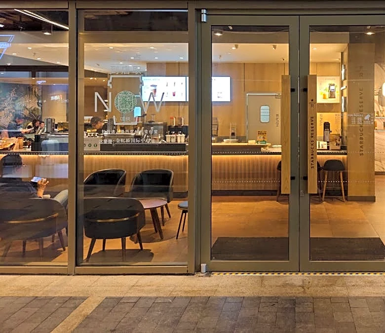 Starbucks tries something it failed at before