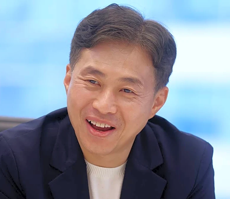 SK Hynix makes jaw-dropping gains in wild Nasdaq trading debut