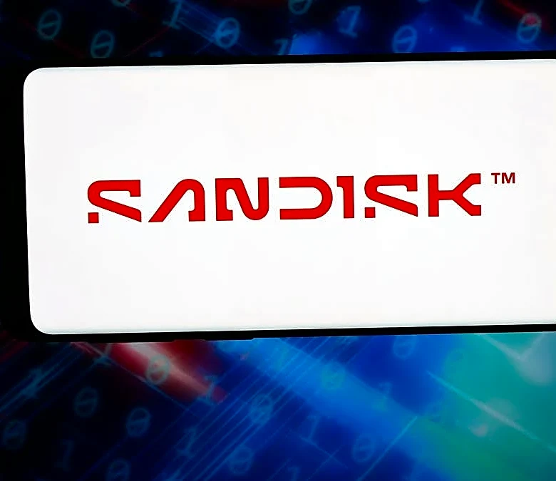 Does Sandisk pay dividends? Will it split its stock?