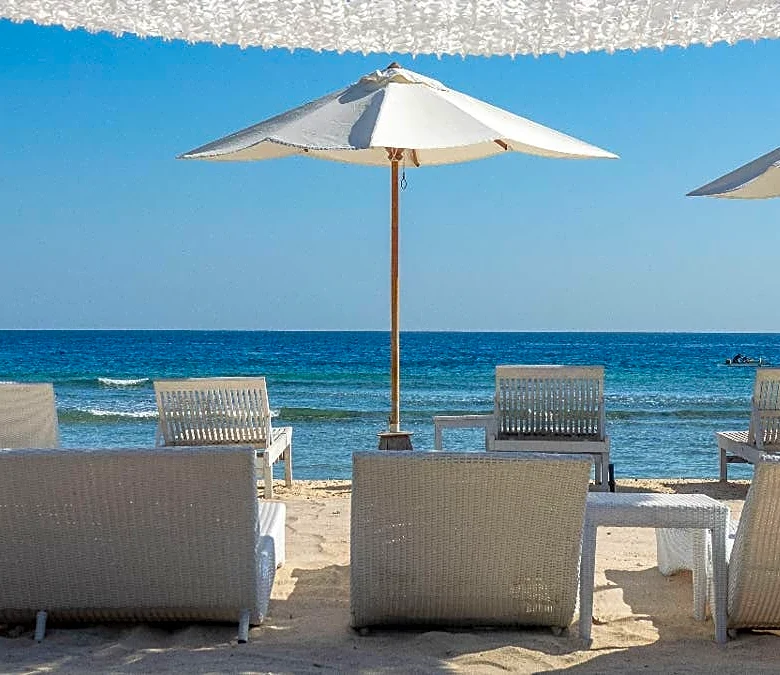 Amazon and Walmart's premium cozy beach shelters start at $27