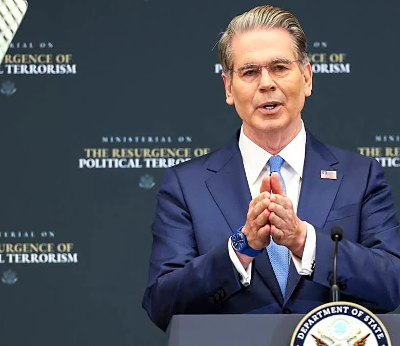 Bessent doubles down on short-term debt as rates turn