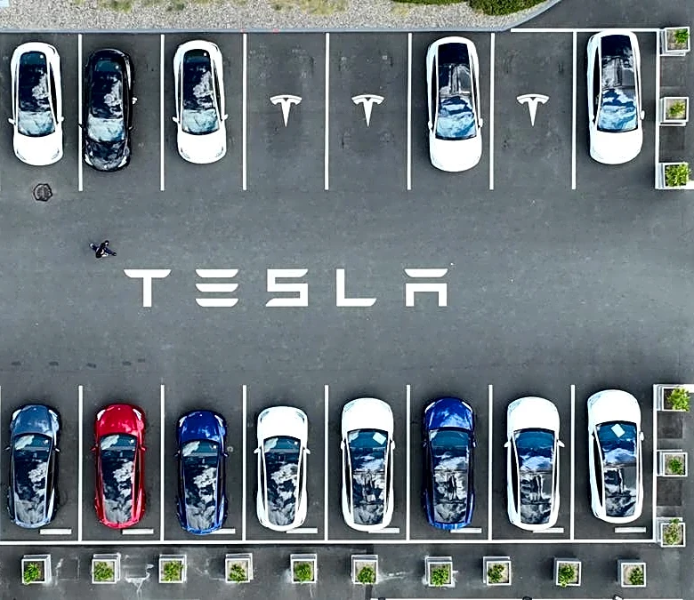 Tesla record revenue masks cash burn, $1B SpaceX swing