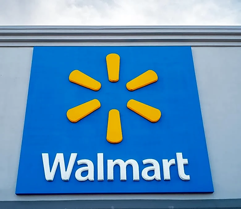 Does Walmart pay dividends? Its yield & payouts explained