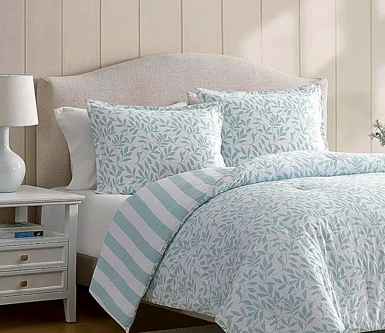 Martha Stewart's $215 reversible cotton duvet cover set is 60% off