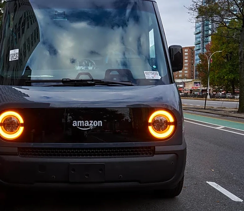 Amazon's quiet $60 dehumidifier manages up to 1,000 square feet