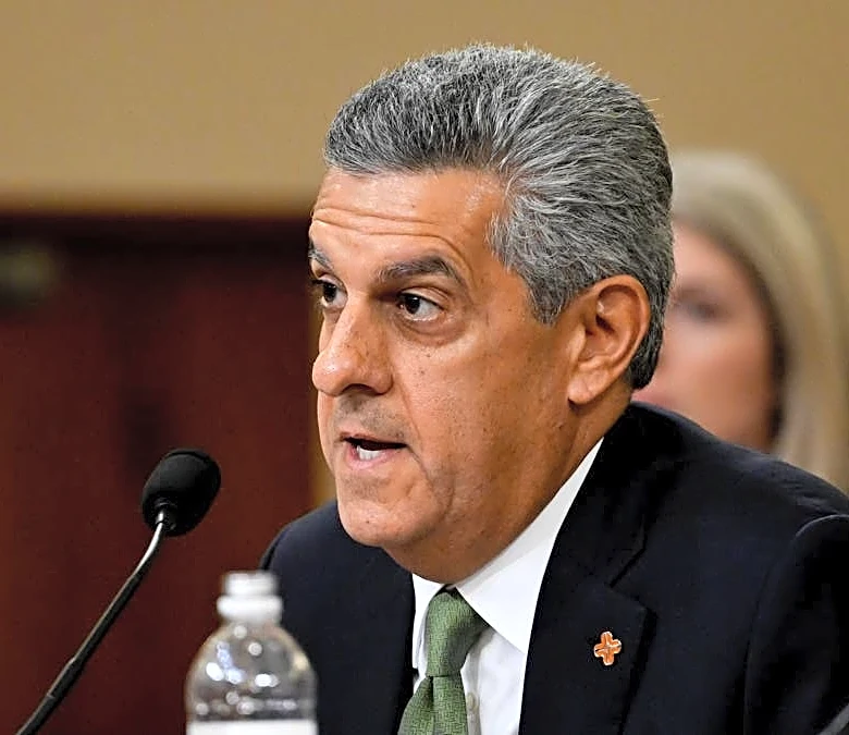 Hospital giant flags $400 million hit from policy change