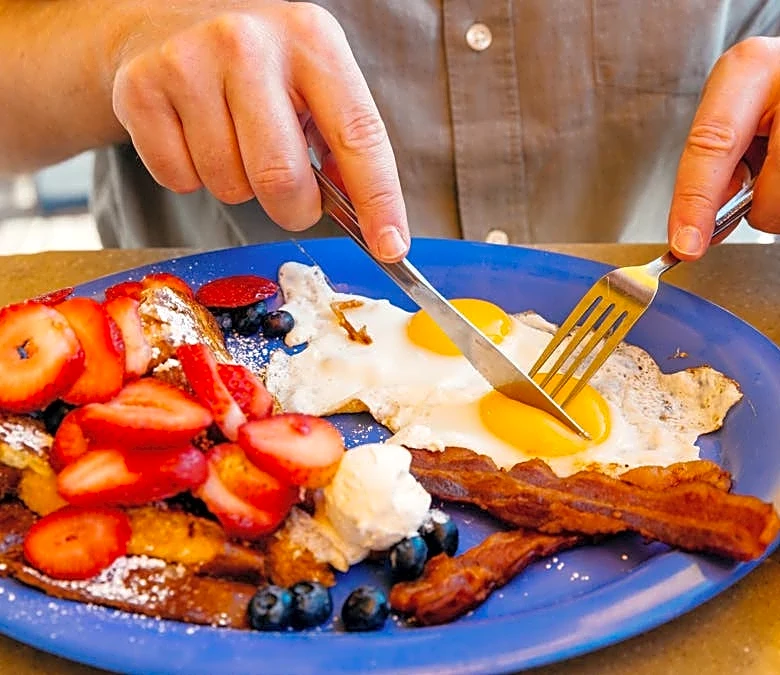 Popular breakfast chain closes restaurants for unexpected reason