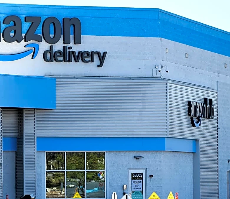 Amazon's fast-selling portable rolling workstation is on sale for just $51
