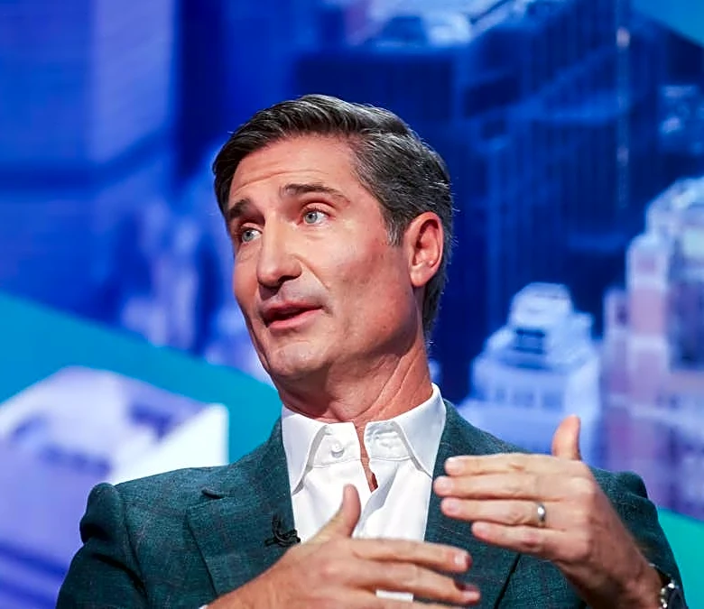 Starbucks CEO says your local store may not survive