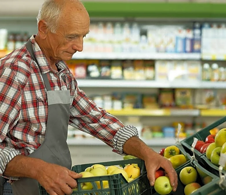 Grocery giant keeps closing stores