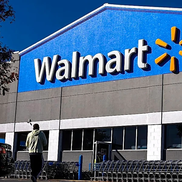 Walmart's top-rated $200 smartwatch is 83% off, and it comes with 7 stylish wristbands