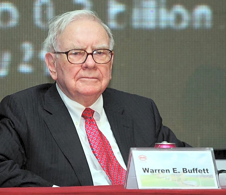 Buffett's AI concerns clash with Berkshire's Alphabet buy