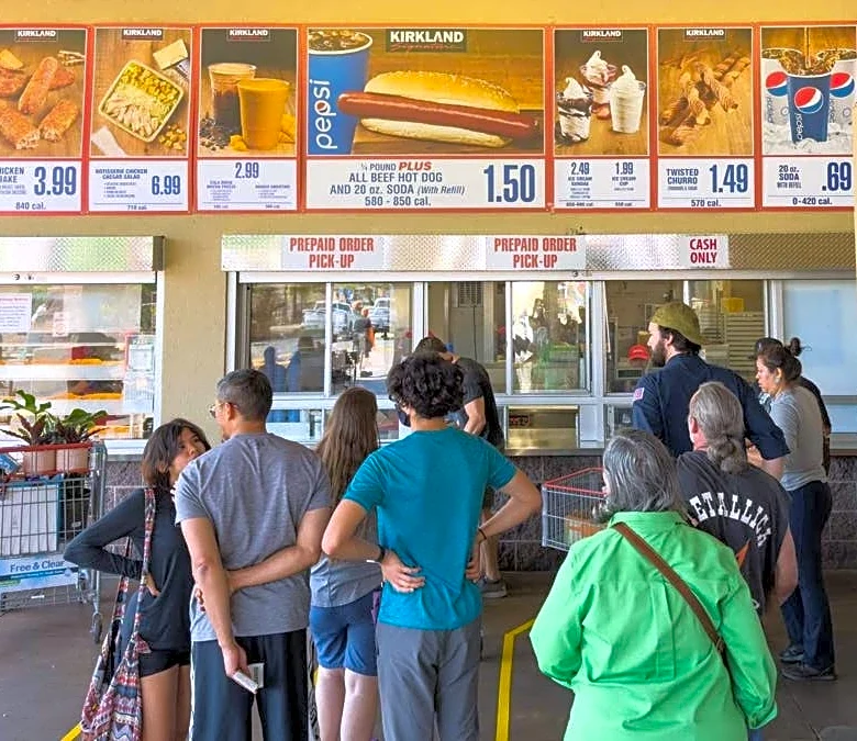 Costco makes big food court change