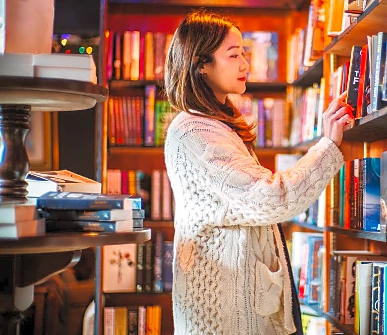 Popular bookstore chain forced to close 33-year-old location