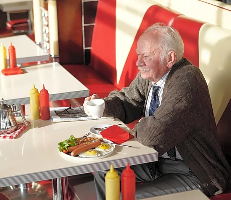 Doughnut, diner, and restaurant chain owner files Chapter 7
