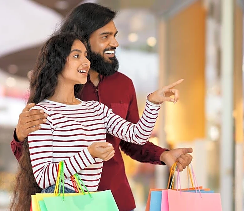 After closing stores, retailers make a risky cash trade