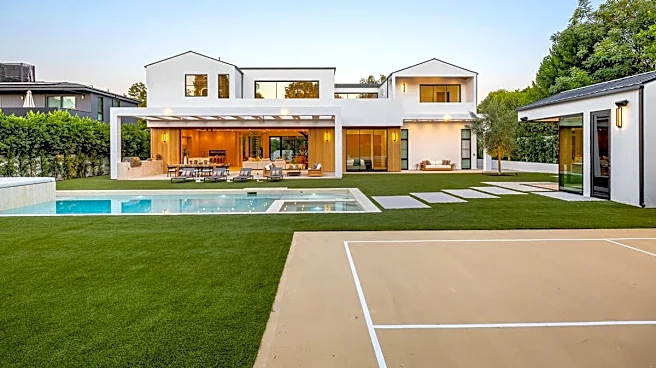 Landmaxxing: Why luxury owners are buying the homes next door