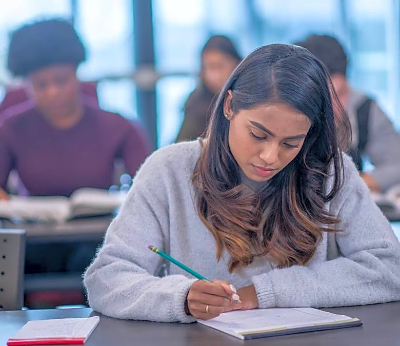 Sallie Mae's report delivers grim news on college costs