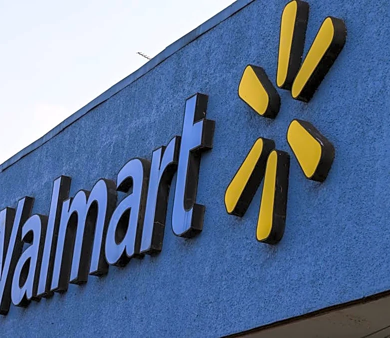 Walmart is selling a $28 7-in-1 charging station that can charge up to 4 devices at once