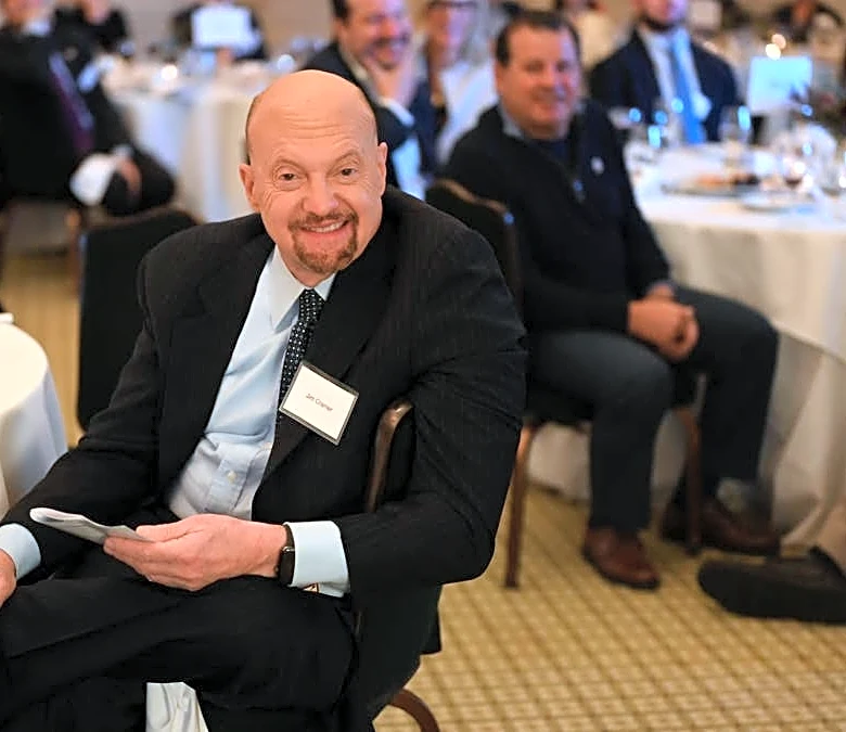 Jim Cramer makes aggressive Micron prediction, lists top memory buys
