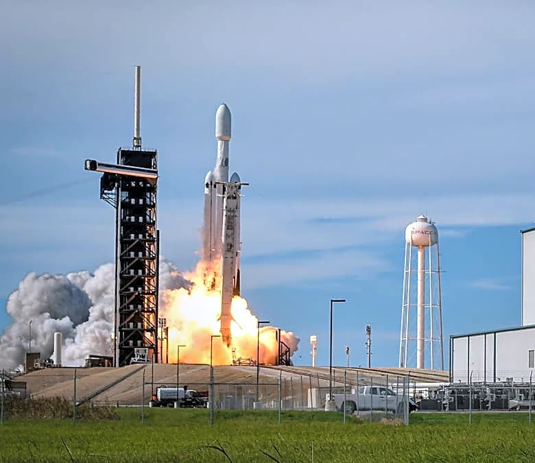 Top analyst sees trouble looming for SpaceX stock