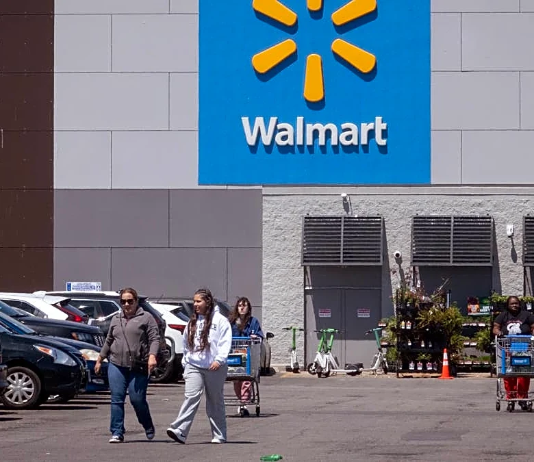 Walmart's top-rated 'unbreakable' 32-piece dinnerware set is on sale for $30