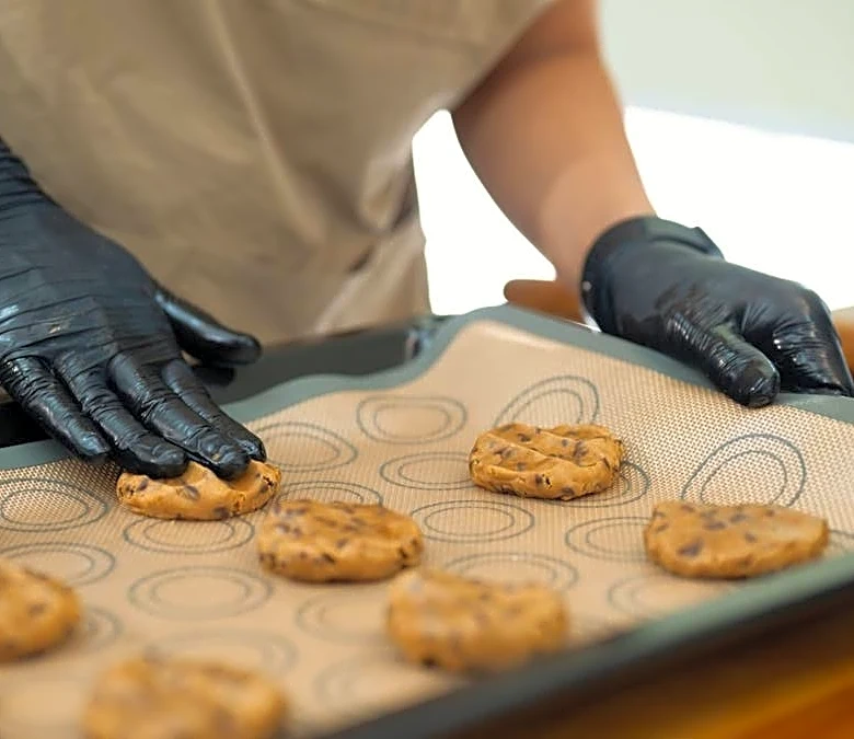 Cookie chain closes all retail stores after 20 years