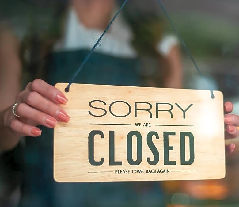 Discount retail giant closing last 15 stores, starts liquidating