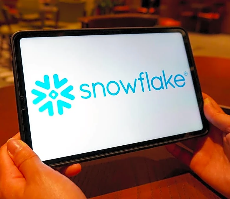 Snowflake Inc. Q2 2027 Earnings: Live Updates of $SNOW Earnings Call, Forecast