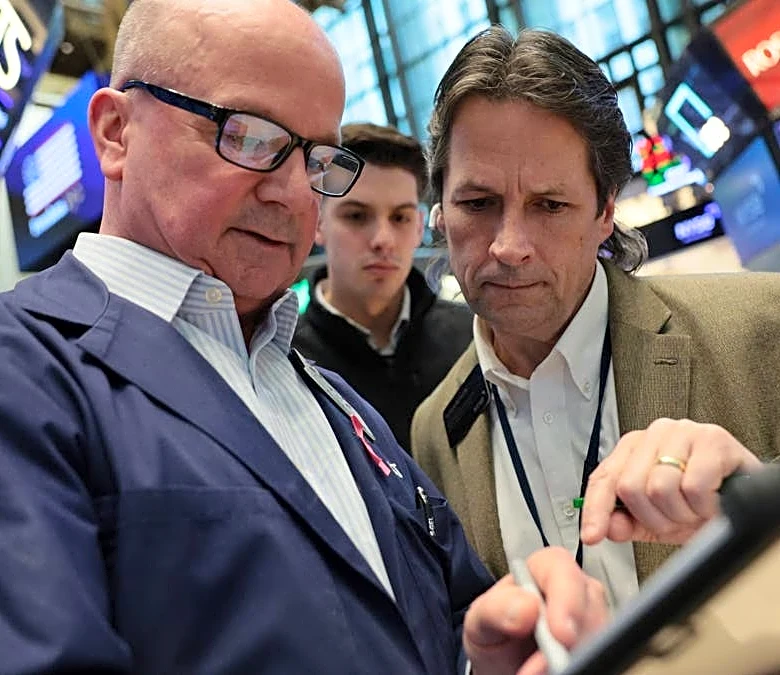 Stock Market Today (Sept. 3, 2026): Nasdaq edges lower on U.S.-Iran conflict, Treasury yield woes