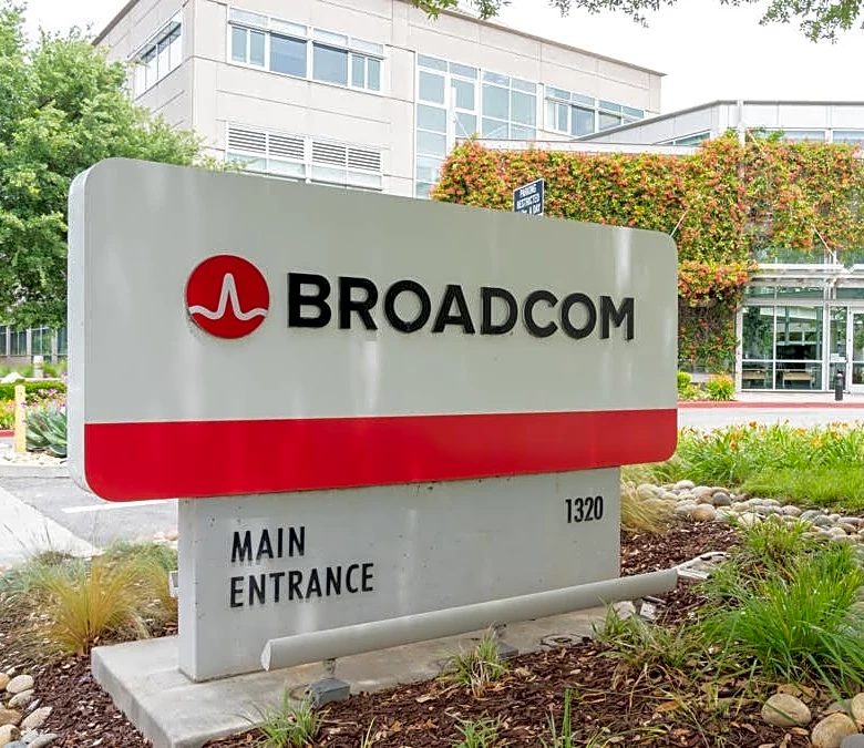 5-star analyst resets Broadcom stock price target