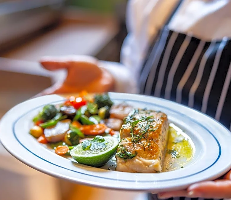 Prominent seafood chain continues closing restaurants after bankruptcy