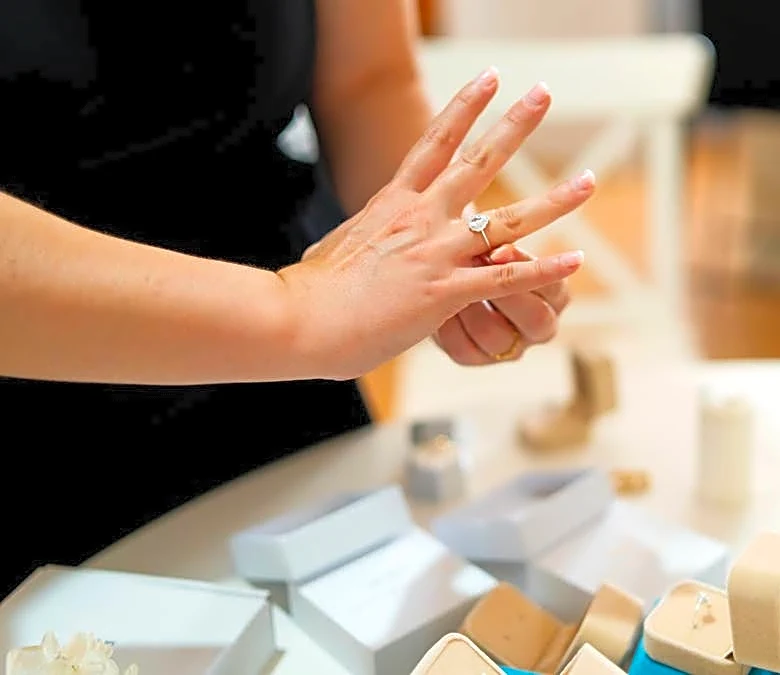 Jewelry chain closes 53 stores after shutting down 2 brands