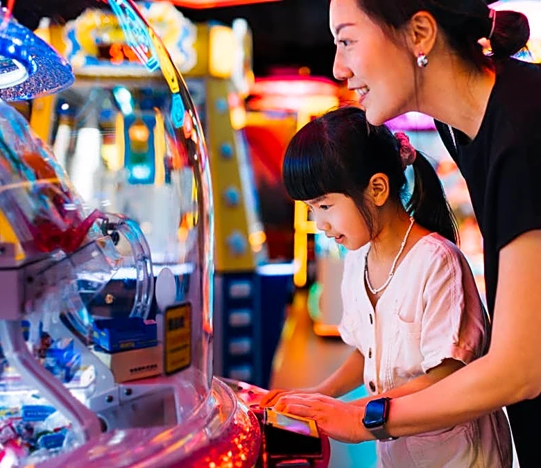 Chuck E. Cheese rival hits new low as customers pull back