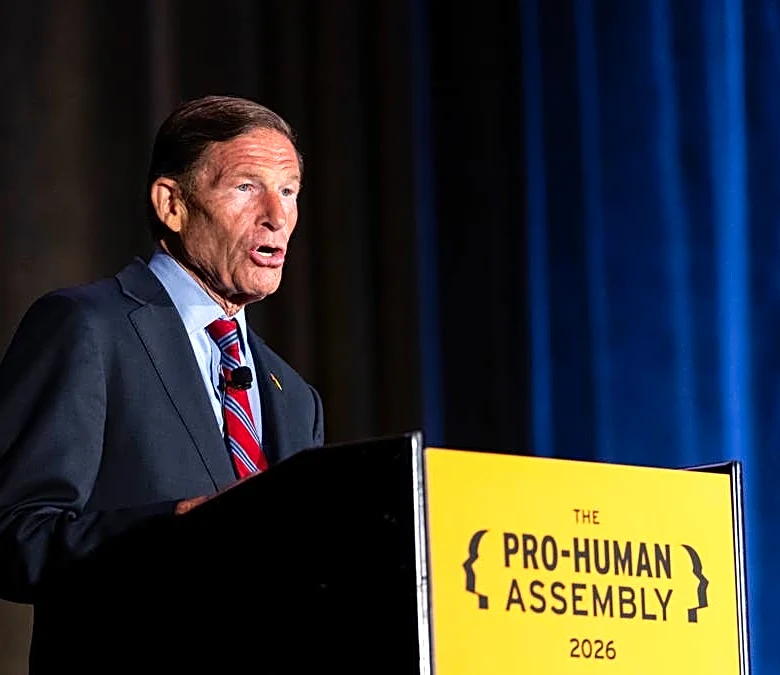U.S. senator sends 7-word doomsday AI warning amid industry panic