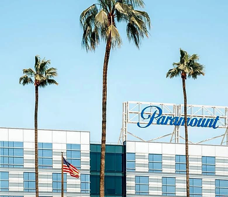 A weekend deal could rewrite Paramount's Warner Bros. timeline