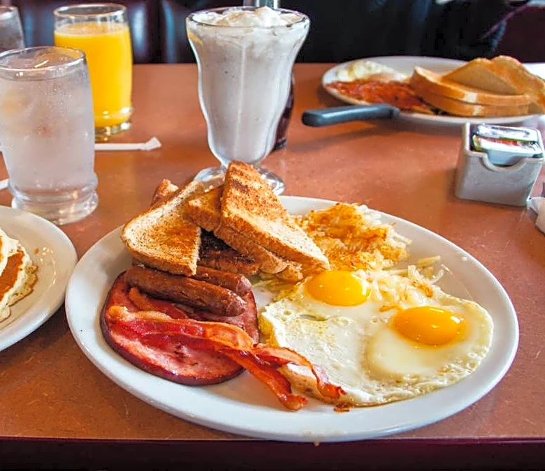 Denny’s rival dining franchisee files Chapter 11 bankruptcy