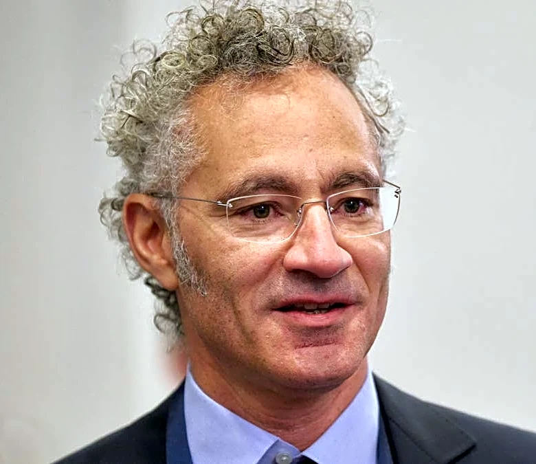 Palantir's CEO just sent a message Silicon Valley won't ignore