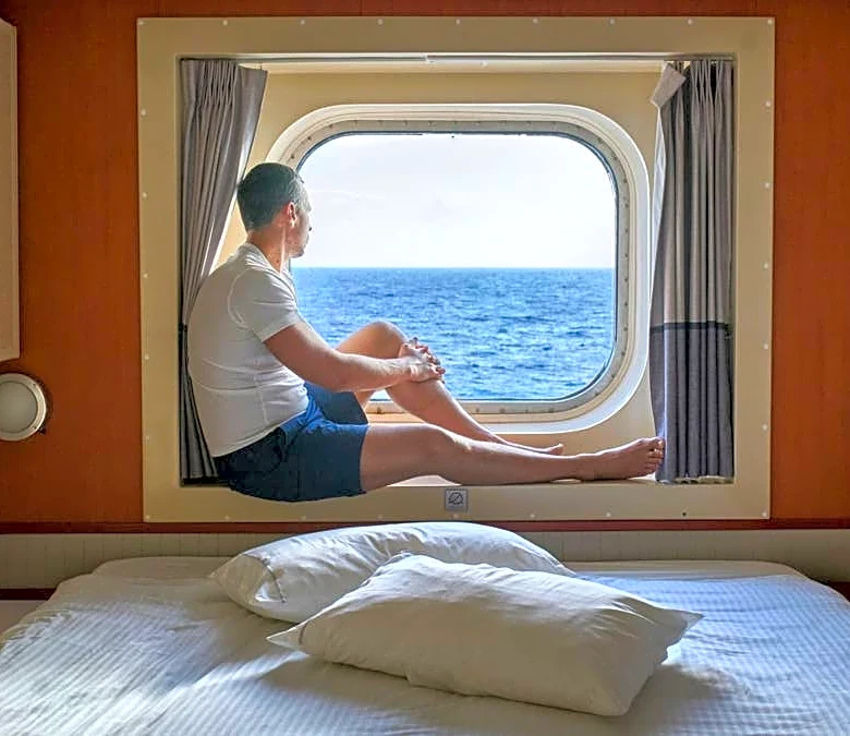 Cruise line shuts down and cancels all sailings