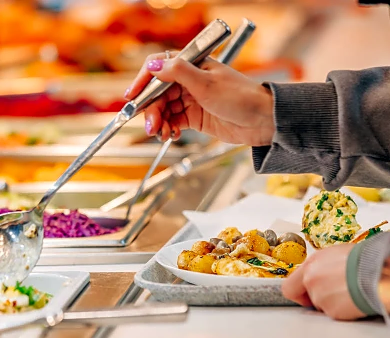 Formerly bankrupt buffet chain comes back after 6-year shutdown