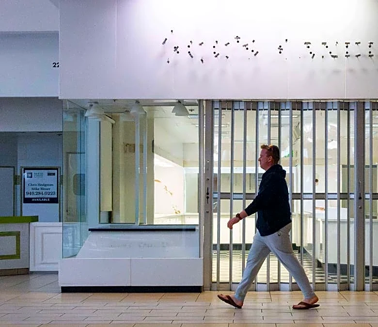 Patriotic apparel brand closing nearly all its stores