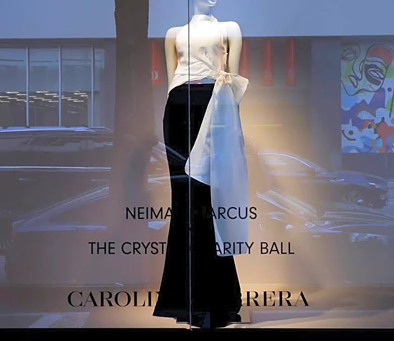 Neiman Marcus closes flagship Dallas store, saddens customers