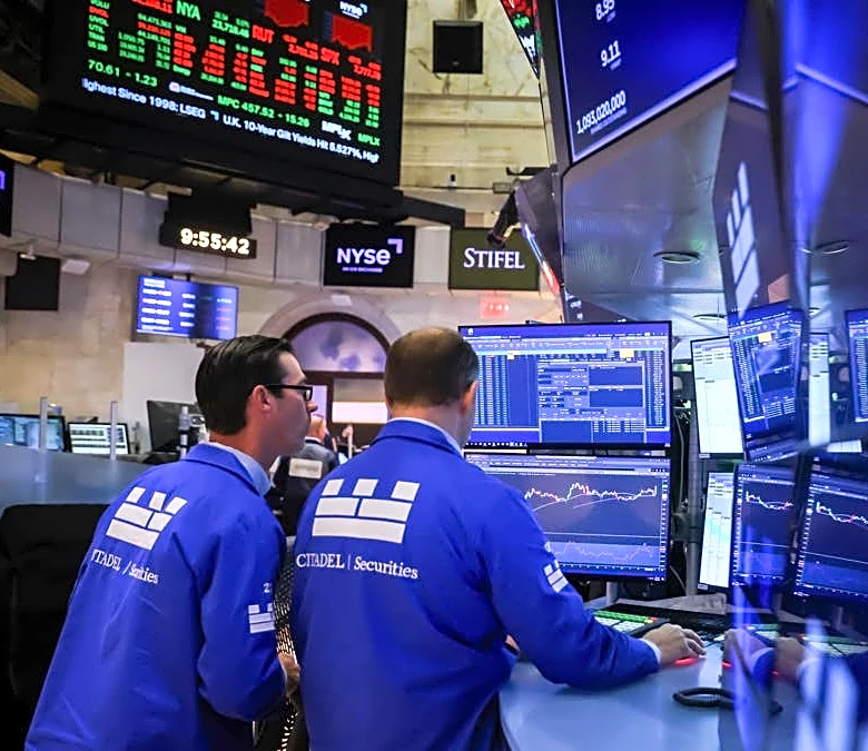 Bull market turns 4: Buy highs or wait for a dip?