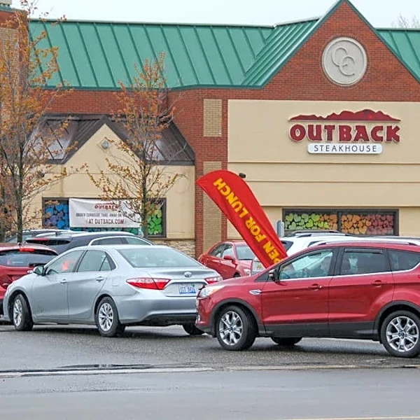 As locations close, Outback Steakhouse tries to fix a menu problem