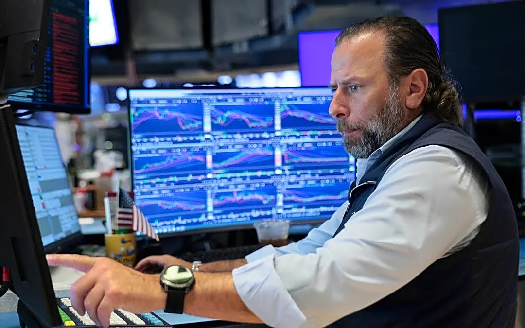 Stock Market Today (Oct. 16, 2026): Dow futures edge higher as tech stocks struggle